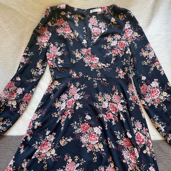 Color Code Black Floral Short Dress - Picture 3 of 5